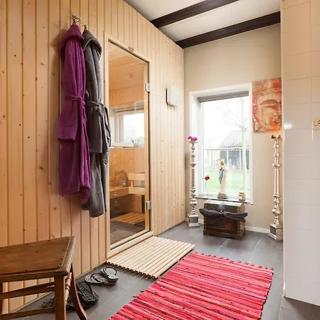 Casa de Férias Vrijstaand Vakantie Huis Met Prive Wellness *